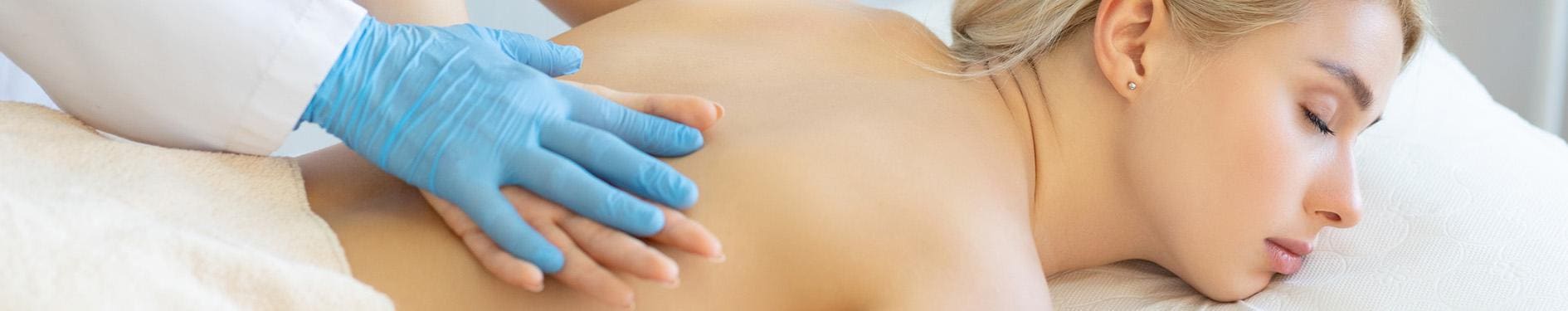 masaż ciała kobiety